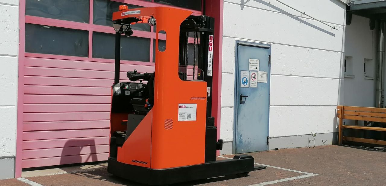 Toyota Gabelstapler Schubmaststapler <br>Toyota RRE140 <br>Baujahr 2014 <br>Betriebsstunden 3274 <br><br>Mietkauf 163,47 €/Monat 4 Schubmaststapler <br>Toyota RRE140 <br>Baujahr 2014 <br>Betriebsstunden 3274 <br><br>Mietkauf 163,47 €/Monat – Bild 4