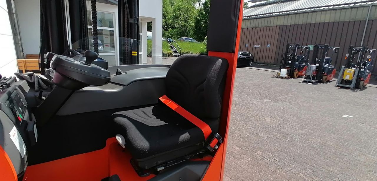 Toyota Gabelstapler Schubmaststapler <br>Toyota RRE140 <br>Baujahr 2014 <br>Betriebsstunden 3274 <br><br>Mietkauf 163,47 €/Monat 6 Schubmaststapler <br>Toyota RRE140 <br>Baujahr 2014 <br>Betriebsstunden 3274 <br><br>Mietkauf 163,47 €/Monat – Bild 6