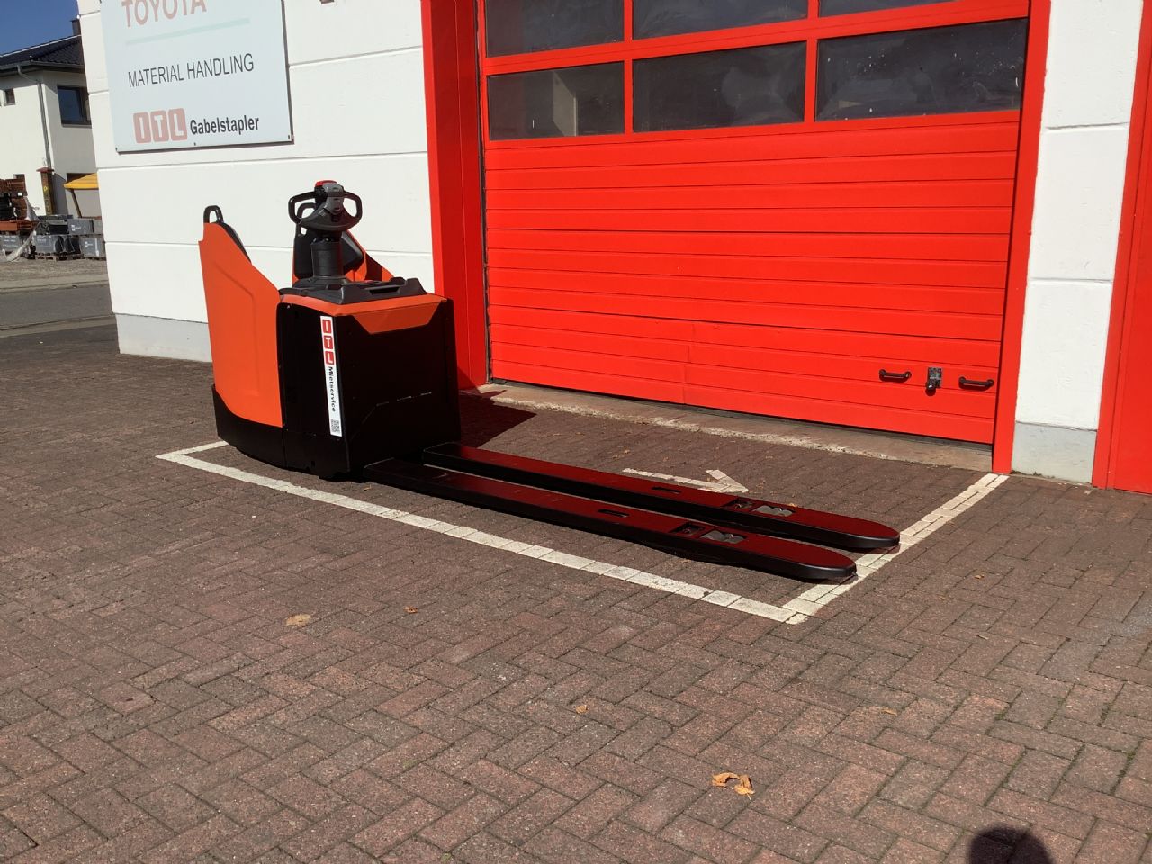 Toyota Gabelstapler Niederhubwagen <br>BT LPE250 <br>Baujahr 2020 <br>Betriebsstunden 6651 <br><br>Mietkauf 69,35 €/Monat 4 Niederhubwagen <br>BT LPE250 <br>Baujahr 2020 <br>Betriebsstunden 6651 <br><br>Mietkauf 69,35 €/Monat – Bild 4