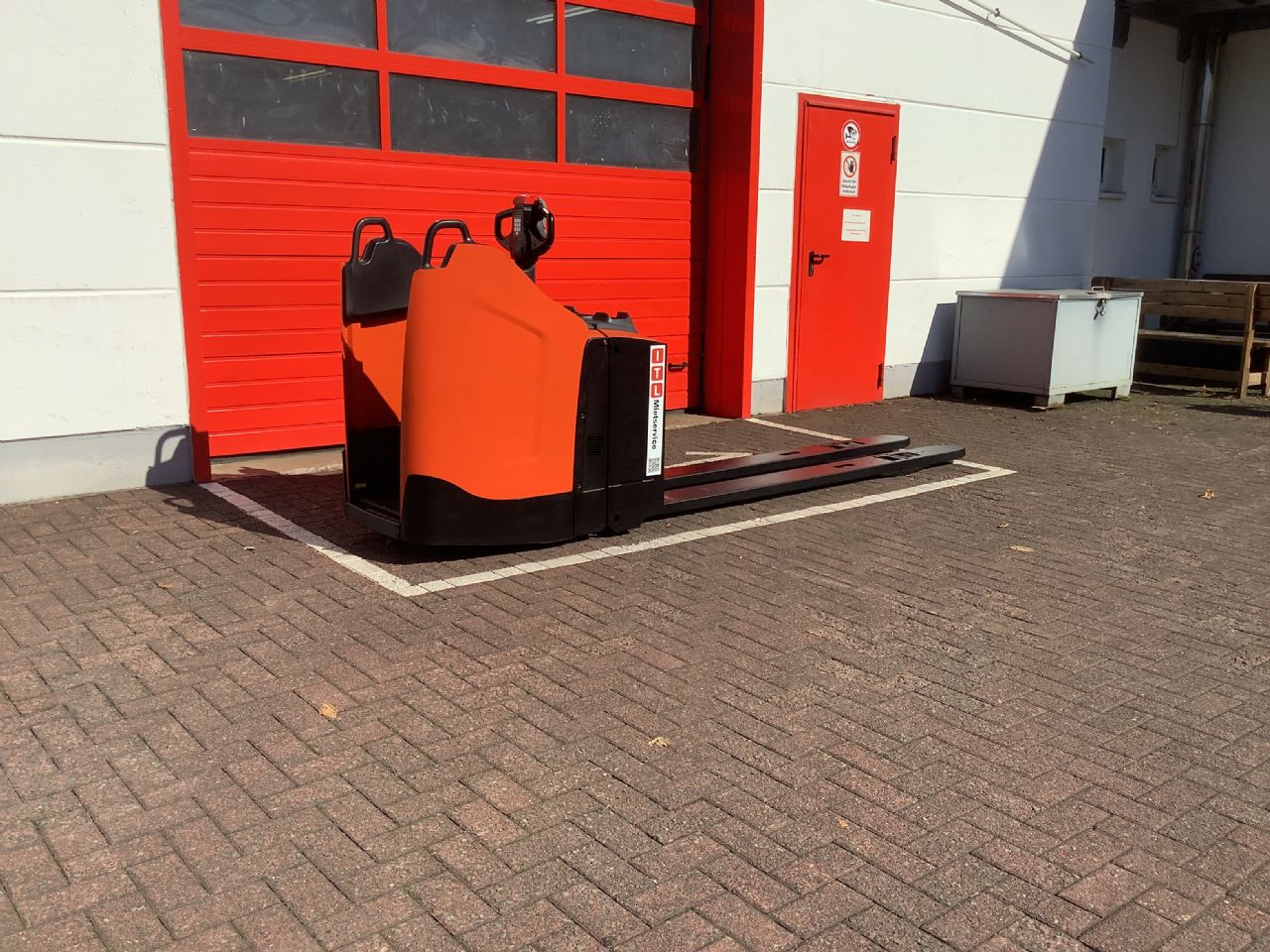 Toyota Gabelstapler Niederhubwagen <br>BT LPE250 <br>Baujahr 2020 <br>Betriebsstunden 6651 <br><br>Mietkauf 69,35 €/Monat 5 Niederhubwagen <br>BT LPE250 <br>Baujahr 2020 <br>Betriebsstunden 6651 <br><br>Mietkauf 69,35 €/Monat – Bild 5