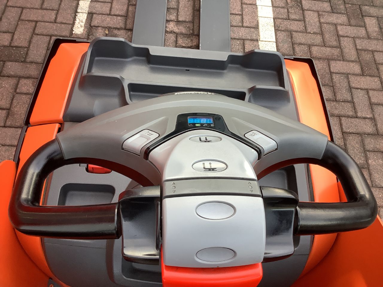 Toyota Gabelstapler Niederhubwagen <br>BT LPE250 <br>Baujahr 2019 <br>Betriebsstunden 6320 <br><br>Mietkauf 64,40 €/Monat 10 Niederhubwagen <br>BT LPE250 <br>Baujahr 2019 <br>Betriebsstunden 6320 <br><br>Mietkauf 64,40 €/Monat – Bild 10