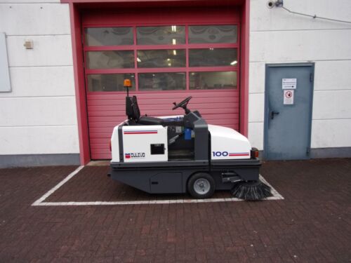 Toyota Gabelstapler Kehrmaschine 79 <br>Durwen 1750/100Elite DK <br>Baujahr 2020 <br>Betriebsstunden <br><br>Mietkauf 328,59 €/Monat 1 Toyota-Gabelstapler-212 017710 1