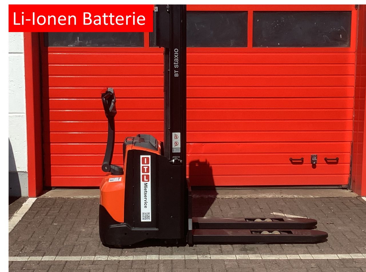 Toyota Gabelstapler Hochhubwagen <br>Toyota SWE120L <br>Baujahr 2022 <br>Betriebsstunden 1320 <br><br>Mietkauf 130,44 €/Monat 1 Hochhubwagen <br>Toyota SWE120L <br>Baujahr 2022 <br>Betriebsstunden 1320 <br><br>Mietkauf 130,44 €/Monat