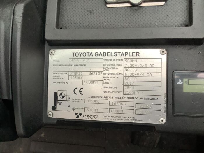 Toyota-Gabelstapler-212 021395 10 1