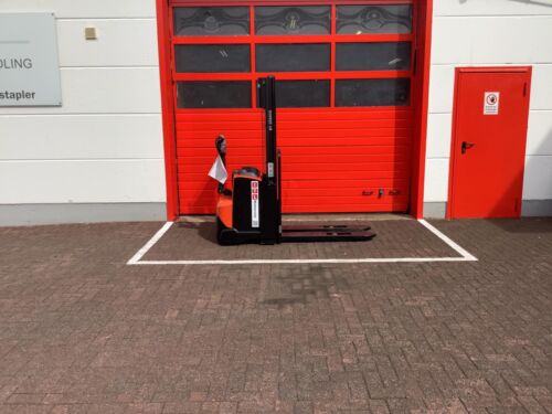 Toyota Gabelstapler Hochhubwagen <br>Toyota SWE120 <br>Baujahr 2019 <br>Betriebsstunden 561 <br><br>Mietkauf 107,33 €/Monat 3 Toyota-Gabelstapler-212 021478 1
