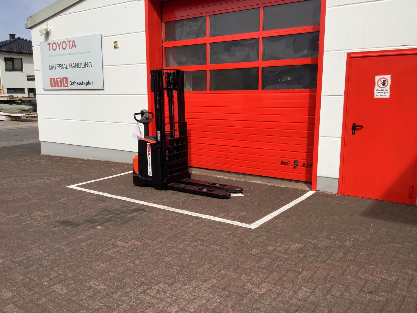 Toyota Gabelstapler Hochhubwagen <br>Toyota SWE120 <br>Baujahr 2019 <br>Betriebsstunden 561 <br><br>Mietkauf 107,33 €/Monat 5 Hochhubwagen <br>Toyota SWE120 <br>Baujahr 2019 <br>Betriebsstunden 561 <br><br>Mietkauf 107,33 €/Monat – Bild 5