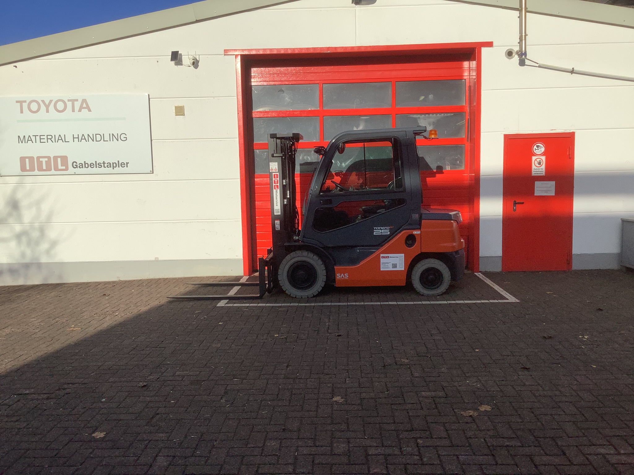 Toyota Gabelstapler Toyota Verbrenner Dieselstapler <br>Toyota 56-8FD25F <br>Baujahr 2023 <br>Betriebsstunden 400 <br><br>Mietkauf 569,66 €/Monat 5 Toyota Verbrenner Dieselstapler <br>Toyota 56-8FD25F <br>Baujahr 2023 <br>Betriebsstunden 400 <br><br>Mietkauf 569,66 €/Monat – Bild 5
