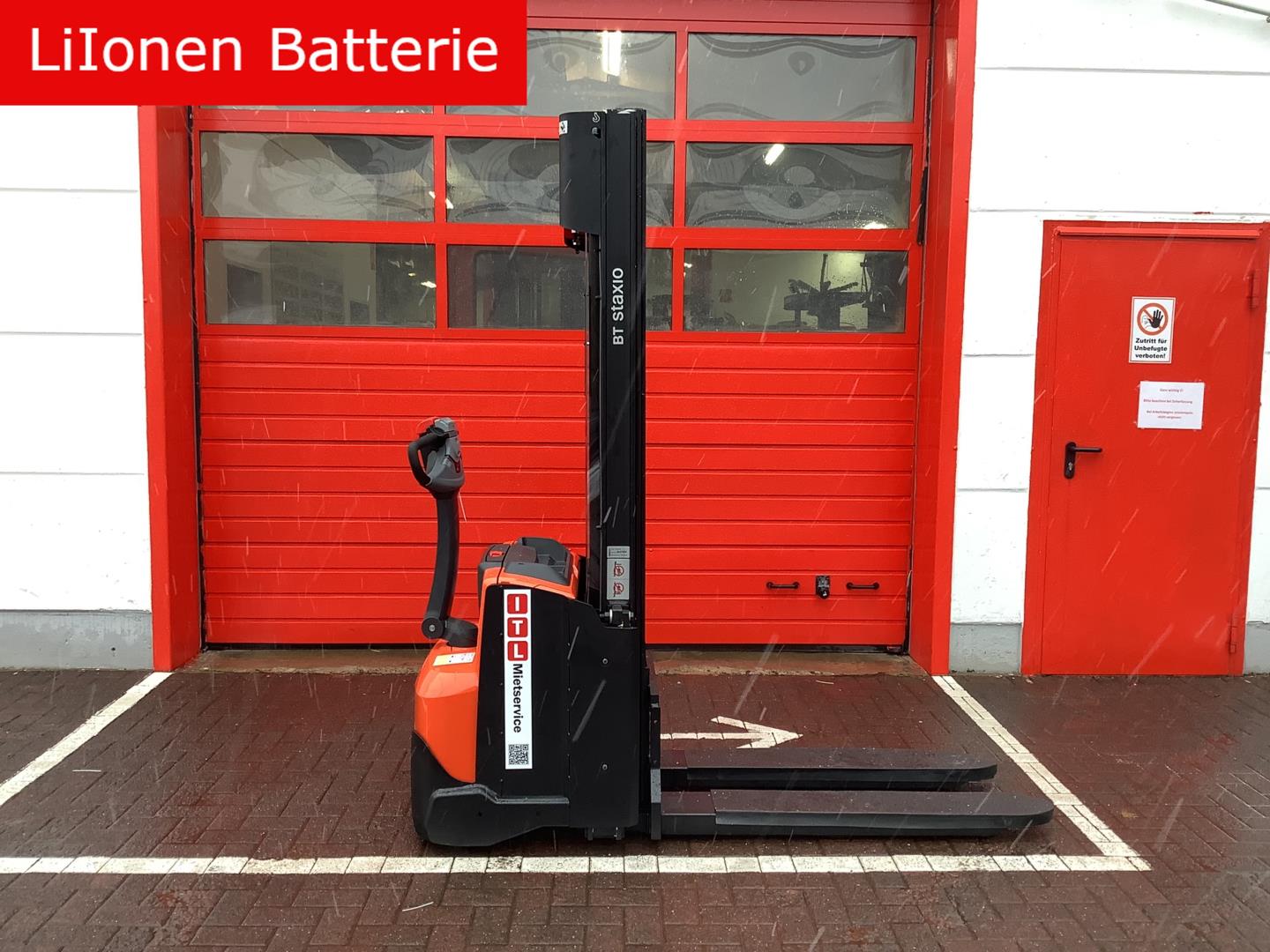 Toyota Gabelstapler Hochhubwagen <br>Toyota SWE140L <br>Baujahr 2023 <br>Betriebsstunden 129 <br><br>Mietkauf 239,42 €/Monat 3 Hochhubwagen <br>Toyota SWE140L <br>Baujahr 2023 <br>Betriebsstunden 129 <br><br>Mietkauf 239,42 €/Monat – Bild 3