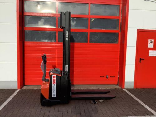 Toyota Gabelstapler Hochhubwagen <br>Toyota SWE140L <br>Baujahr 2024 <br>Betriebsstunden 24 <br><br>Mietkauf 216,31 €/Monat 3 Toyota-Gabelstapler-212 023346 1