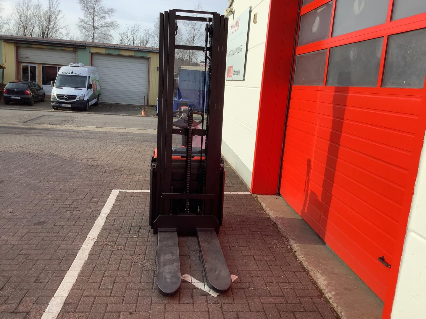 Toyota Gabelstapler Hochhubwagen <br>Toyota SWE140L <br>Baujahr 2024 <br>Betriebsstunden 24 <br><br>Mietkauf 216,31 €/Monat 7 Hochhubwagen <br>Toyota SWE140L <br>Baujahr 2024 <br>Betriebsstunden 24 <br><br>Mietkauf 216,31 €/Monat – Bild 7