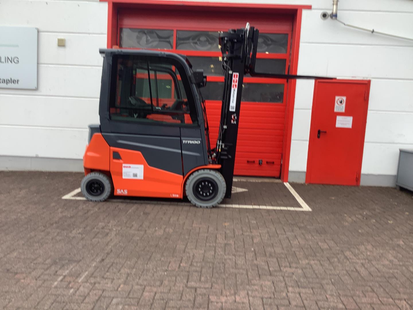 Toyota Gabelstapler Toyota Elektro 4-Rad Stapler <br>Toyota 9FBMK30T <br>Baujahr 2024 <br>Betriebsstunden 69 <br><br>Mietkauf 833,86 €/Monat 2 Toyota Elektro 4-Rad Stapler <br>Toyota 9FBMK30T <br>Baujahr 2024 <br>Betriebsstunden 69 <br><br>Mietkauf 833,86 €/Monat – Bild 2