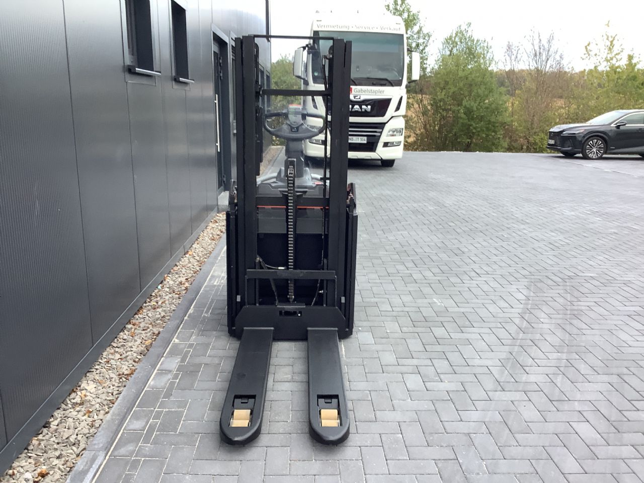 Toyota Gabelstapler Hochhubwagen <br>Toyota SPE200D <br>Baujahr 2024 <br>Betriebsstunden 1755 <br><br>Mietkauf 179,98 €/Monat 5 Hochhubwagen <br>Toyota SPE200D <br>Baujahr 2024 <br>Betriebsstunden 1755 <br><br>Mietkauf 179,98 €/Monat – Bild 5