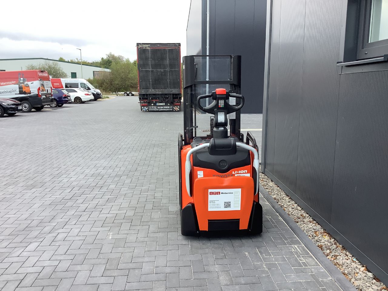 Toyota Gabelstapler Hochhubwagen <br>Toyota SPE200D <br>Baujahr 2024 <br>Betriebsstunden 1755 <br><br>Mietkauf 179,98 €/Monat 8 Hochhubwagen <br>Toyota SPE200D <br>Baujahr 2024 <br>Betriebsstunden 1755 <br><br>Mietkauf 179,98 €/Monat – Bild 8