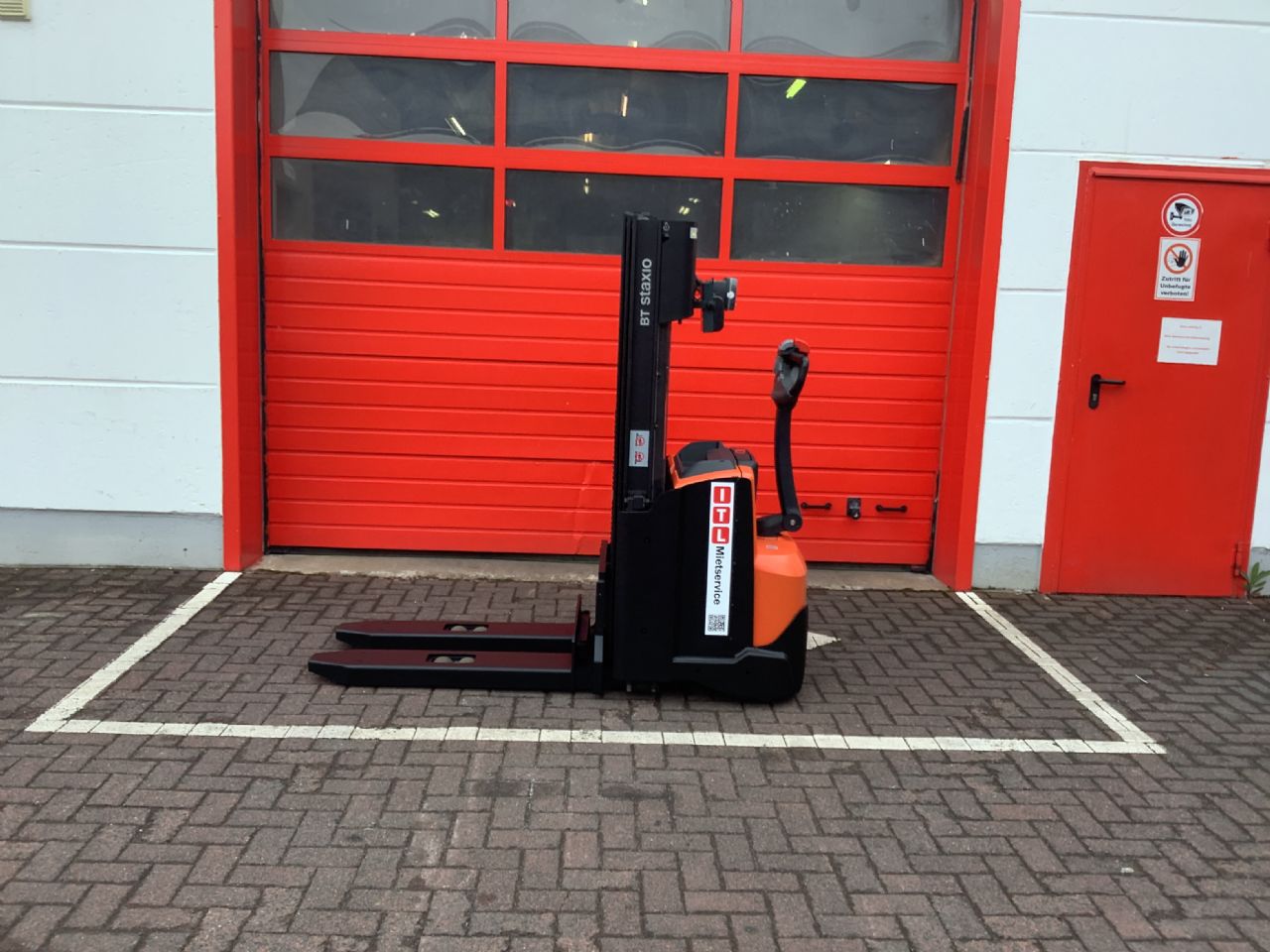 Toyota Gabelstapler Hochhubwagen <br>Toyota SWE120L <br>Baujahr 2019 <br>Betriebsstunden 1309 <br><br>Mietkauf 85,86 €/Monat 9 Hochhubwagen <br>Toyota SWE120L <br>Baujahr 2019 <br>Betriebsstunden 1309 <br><br>Mietkauf 85,86 €/Monat – Bild 9