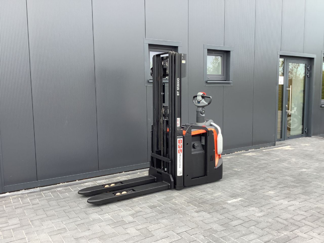 Toyota Gabelstapler Hochhubwagen <br>Toyota SPE120L <br>Baujahr 2024 <br>Betriebsstunden 1619 <br><br>Mietkauf 206,40 €/Monat 7 Hochhubwagen <br>Toyota SPE120L <br>Baujahr 2024 <br>Betriebsstunden 1619 <br><br>Mietkauf 206,40 €/Monat – Bild 7
