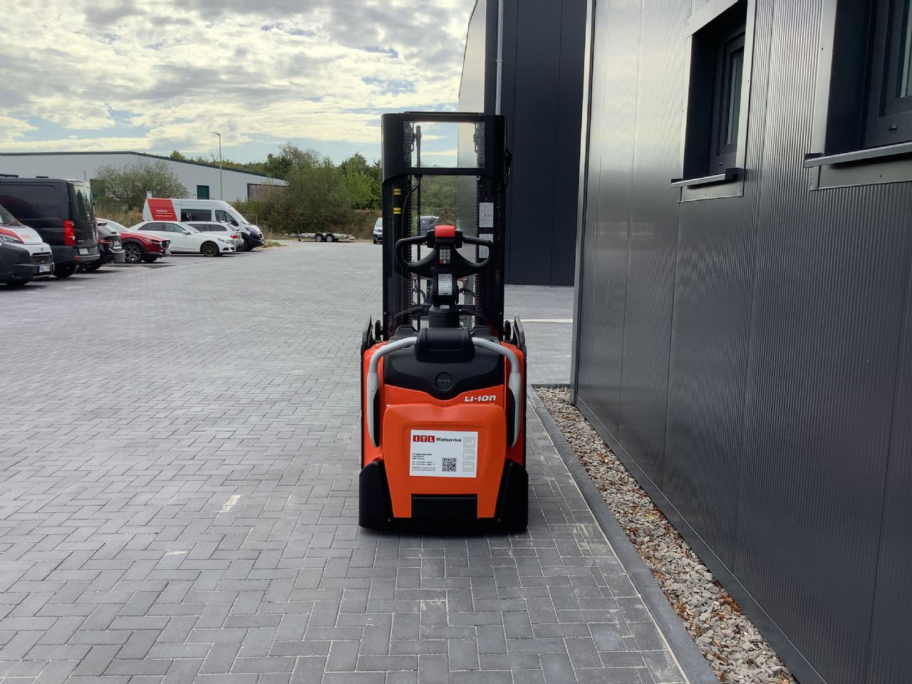 Toyota Gabelstapler Hochhubwagen <br>Toyota SPE120L <br>Baujahr 2024 <br>Betriebsstunden 1619 <br><br>Mietkauf 206,40 €/Monat 9 Hochhubwagen <br>Toyota SPE120L <br>Baujahr 2024 <br>Betriebsstunden 1619 <br><br>Mietkauf 206,40 €/Monat – Bild 9