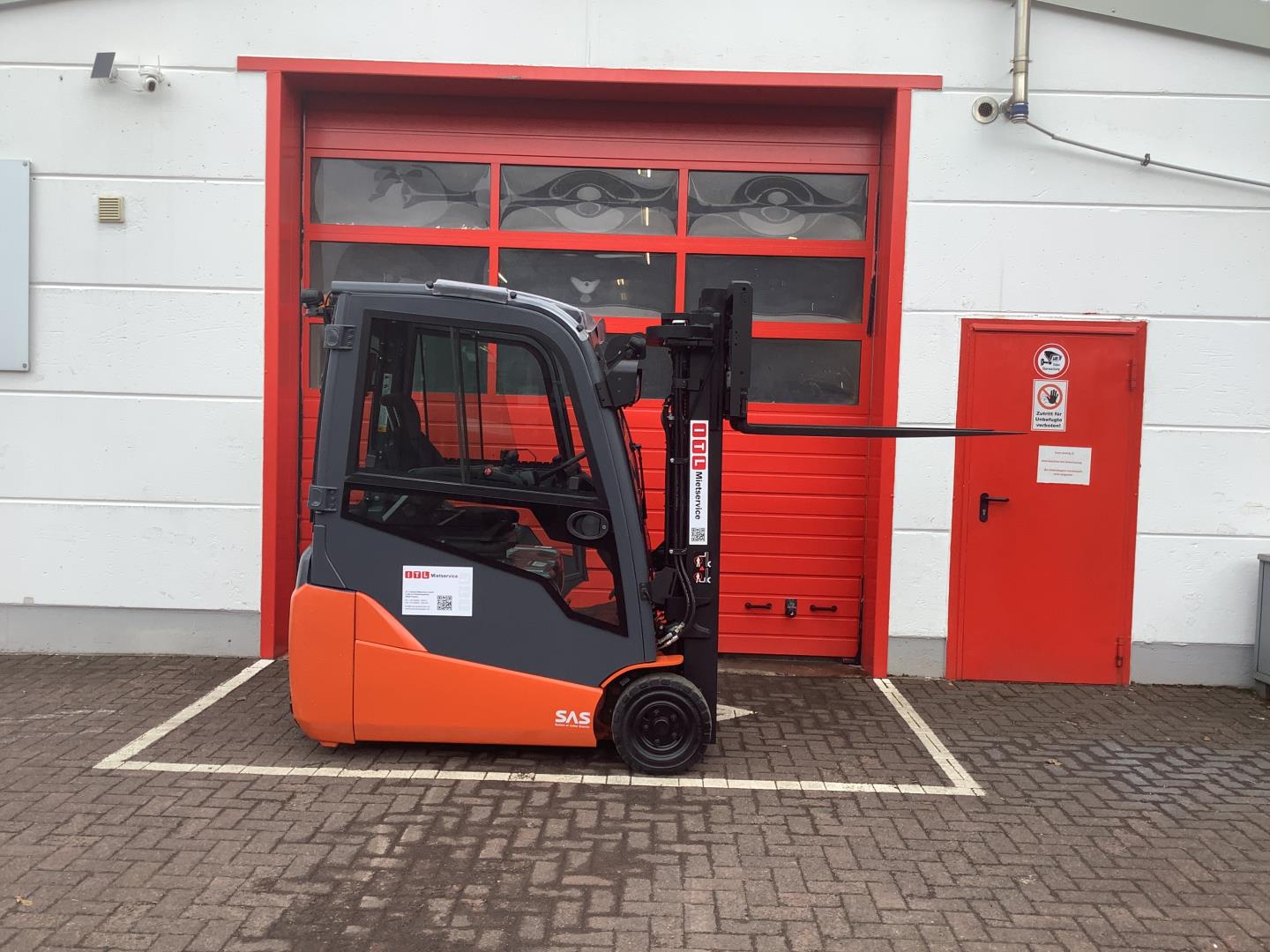 Toyota Gabelstapler Toyota Elektro 3-Rad Stapler <br>Toyota 8FBE16T <br>Baujahr 2019 <br>Betriebsstunden 1810 <br><br>Mietkauf 305,47 €/Monat 3 Toyota Elektro 3-Rad Stapler <br>Toyota 8FBE16T <br>Baujahr 2019 <br>Betriebsstunden 1810 <br><br>Mietkauf 305,47 €/Monat – Bild 3