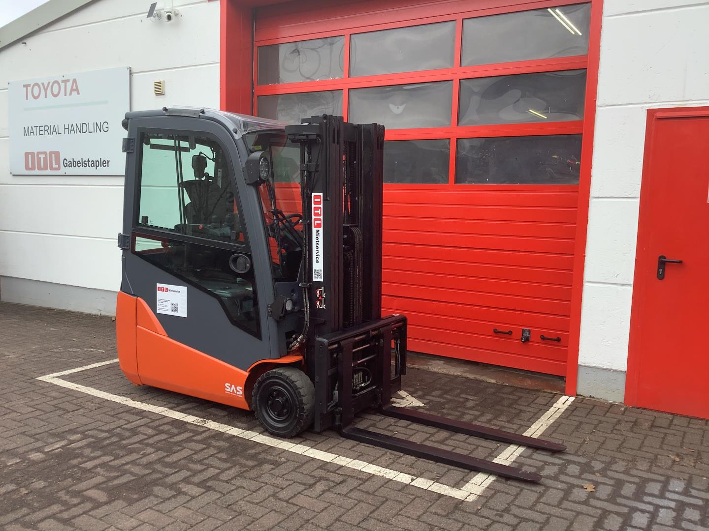 Toyota Gabelstapler Toyota Elektro 3-Rad Stapler <br>Toyota 8FBE16T <br>Baujahr 2019 <br>Betriebsstunden 1810 <br><br>Mietkauf 305,47 €/Monat 5 Toyota Elektro 3-Rad Stapler <br>Toyota 8FBE16T <br>Baujahr 2019 <br>Betriebsstunden 1810 <br><br>Mietkauf 305,47 €/Monat – Bild 5