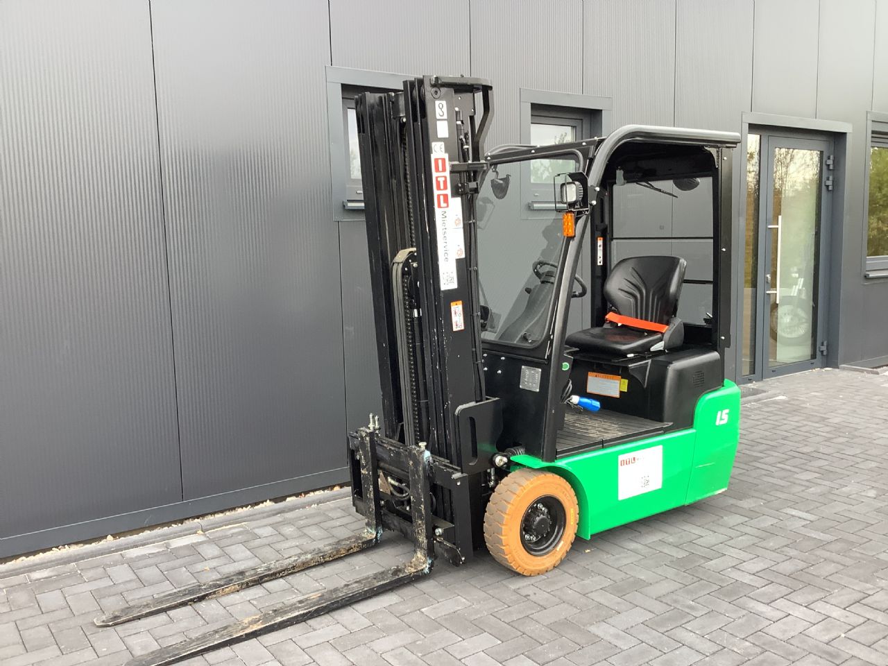 Toyota Gabelstapler Toyota Elektro 3-Rad Stapler <br>HC (Hangcha) CPDS15-XD4-SI <br>Baujahr 2024 <br>Betriebsstunden 99 <br><br>Mietkauf 206,40 €/Monat 6 Toyota Elektro 3-Rad Stapler <br>HC (Hangcha) CPDS15-XD4-SI <br>Baujahr 2024 <br>Betriebsstunden 99 <br><br>Mietkauf 206,40 €/Monat – Bild 6