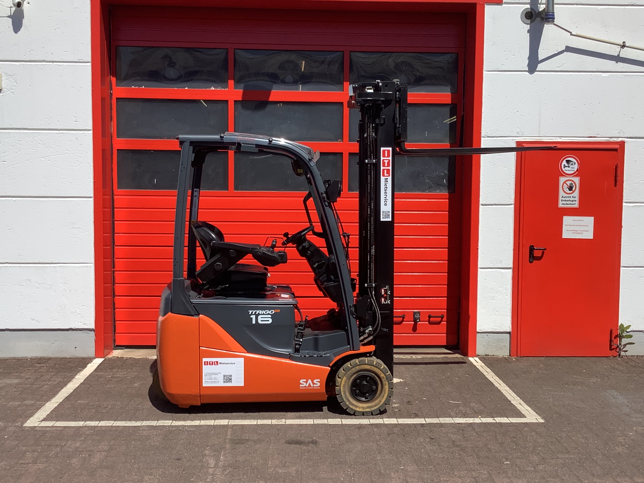 Toyota Gabelstapler Toyota Elektro 3-Rad Stapler <br>Toyota 8FBEK16T <br>Baujahr 2018 <br>Betriebsstunden 2152 <br><br>Mietkauf 288,96 €/Monat 2 Toyota Elektro 3-Rad Stapler <br>Toyota 8FBEK16T <br>Baujahr 2018 <br>Betriebsstunden 2152 <br><br>Mietkauf 288,96 €/Monat – Bild 2