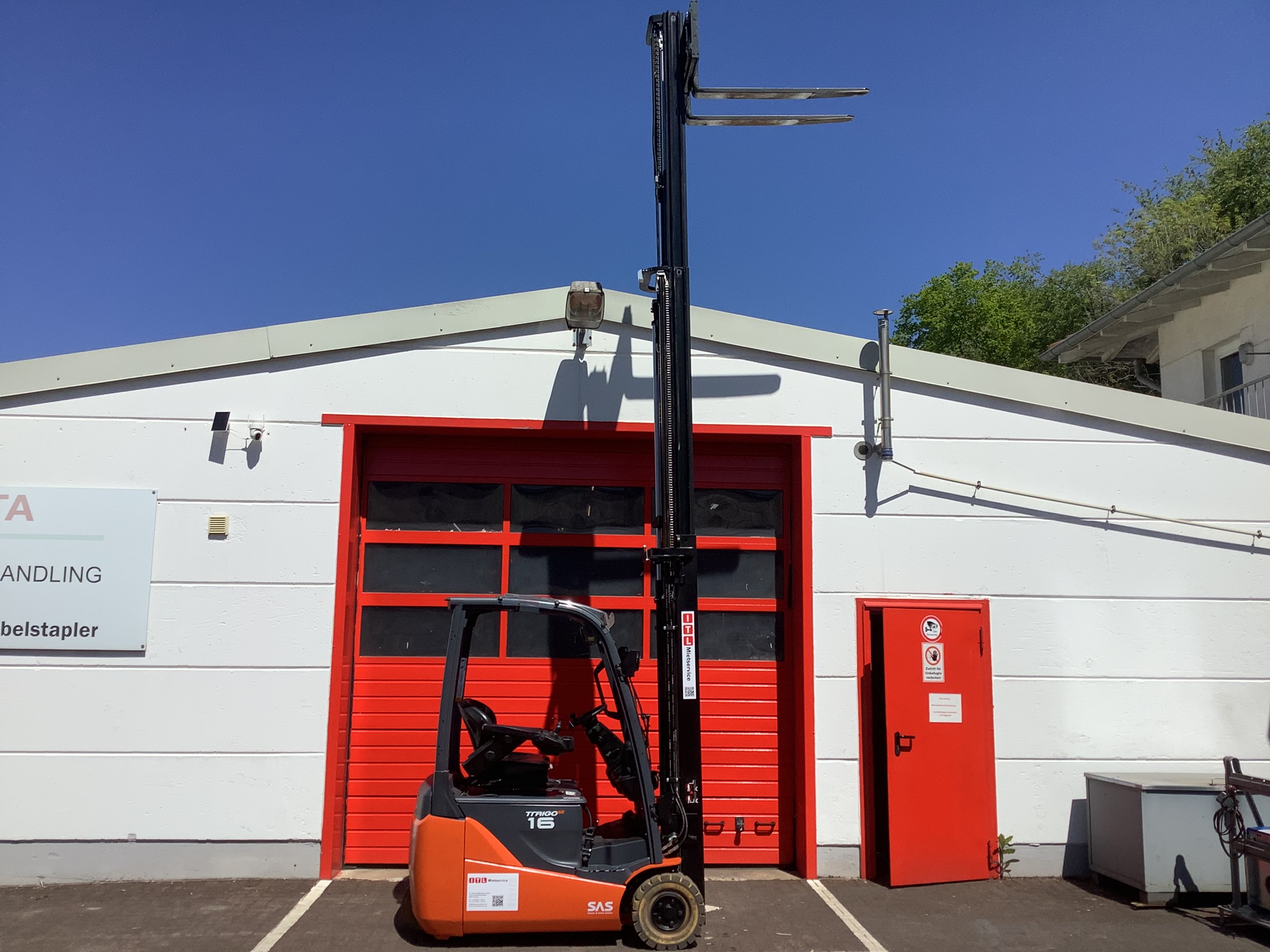 Toyota Gabelstapler Toyota Elektro 3-Rad Stapler <br>Toyota 8FBEK16T <br>Baujahr 2018 <br>Betriebsstunden 2152 <br><br>Mietkauf 288,96 €/Monat 3 Toyota Elektro 3-Rad Stapler <br>Toyota 8FBEK16T <br>Baujahr 2018 <br>Betriebsstunden 2152 <br><br>Mietkauf 288,96 €/Monat – Bild 3