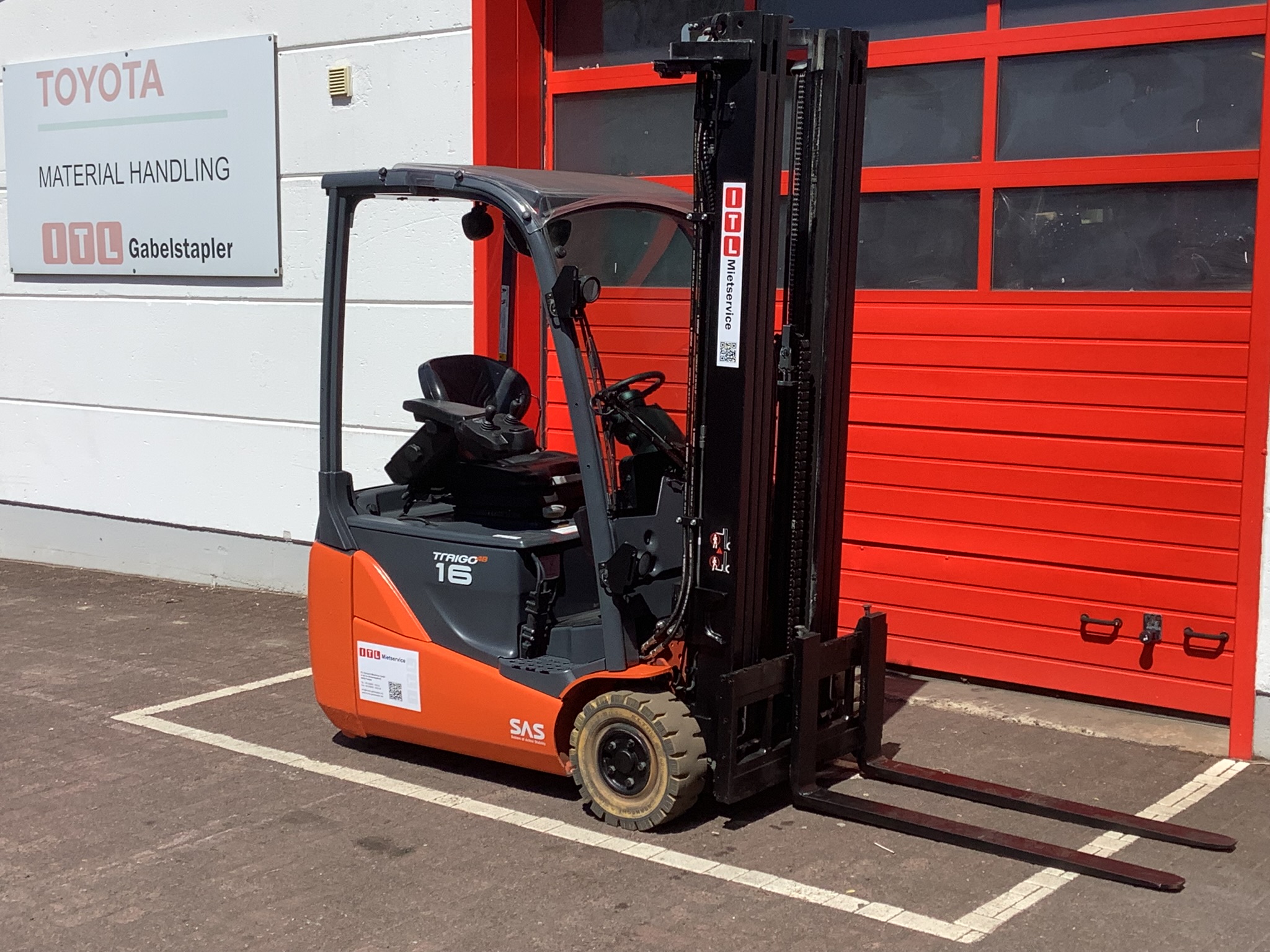 Toyota Gabelstapler Toyota Elektro 3-Rad Stapler <br>Toyota 8FBEK16T <br>Baujahr 2018 <br>Betriebsstunden 2152 <br><br>Mietkauf 288,96 €/Monat 4 Toyota Elektro 3-Rad Stapler <br>Toyota 8FBEK16T <br>Baujahr 2018 <br>Betriebsstunden 2152 <br><br>Mietkauf 288,96 €/Monat – Bild 4