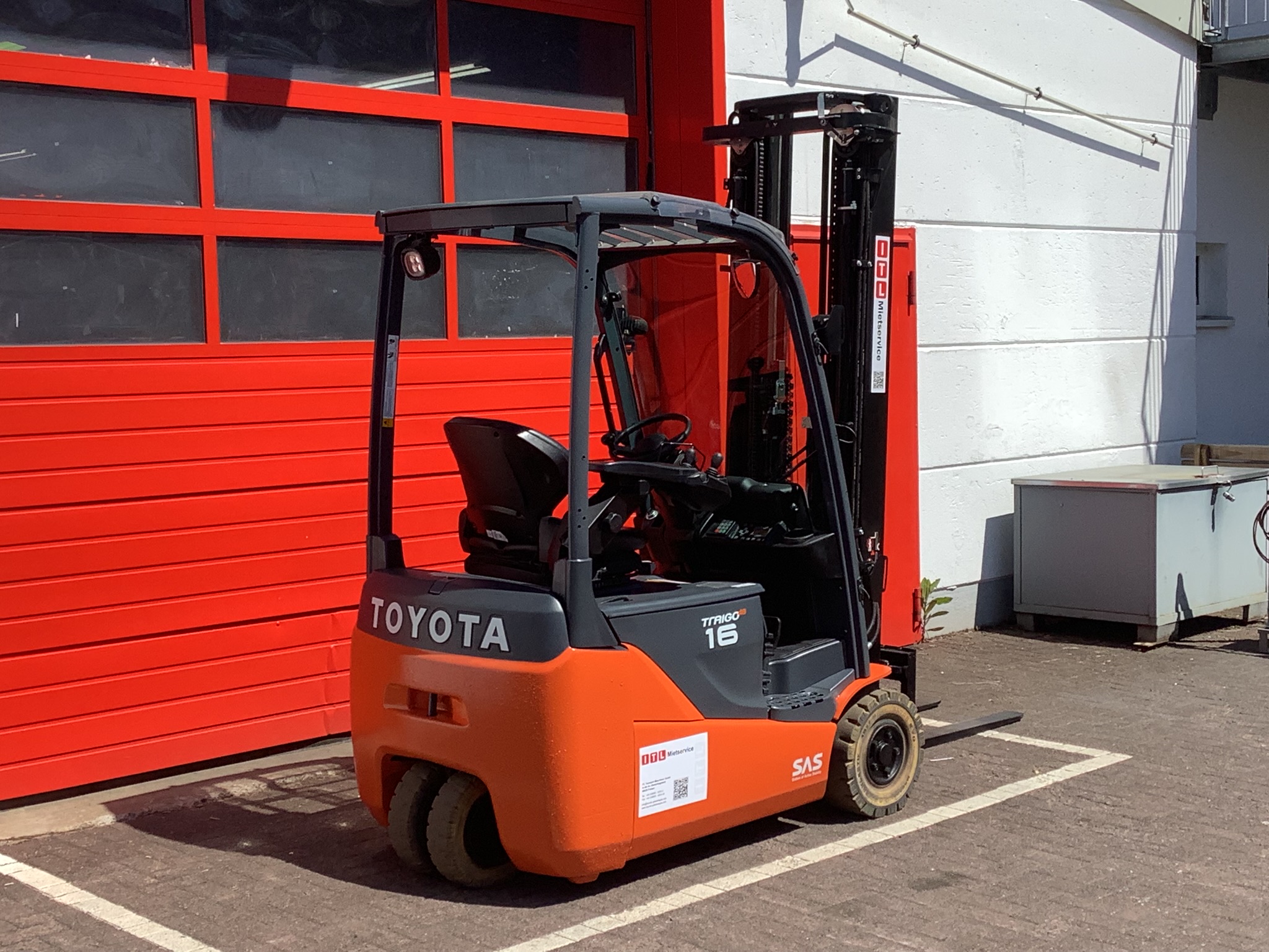 Toyota Gabelstapler Toyota Elektro 3-Rad Stapler <br>Toyota 8FBEK16T <br>Baujahr 2018 <br>Betriebsstunden 2152 <br><br>Mietkauf 288,96 €/Monat 5 Toyota Elektro 3-Rad Stapler <br>Toyota 8FBEK16T <br>Baujahr 2018 <br>Betriebsstunden 2152 <br><br>Mietkauf 288,96 €/Monat – Bild 5