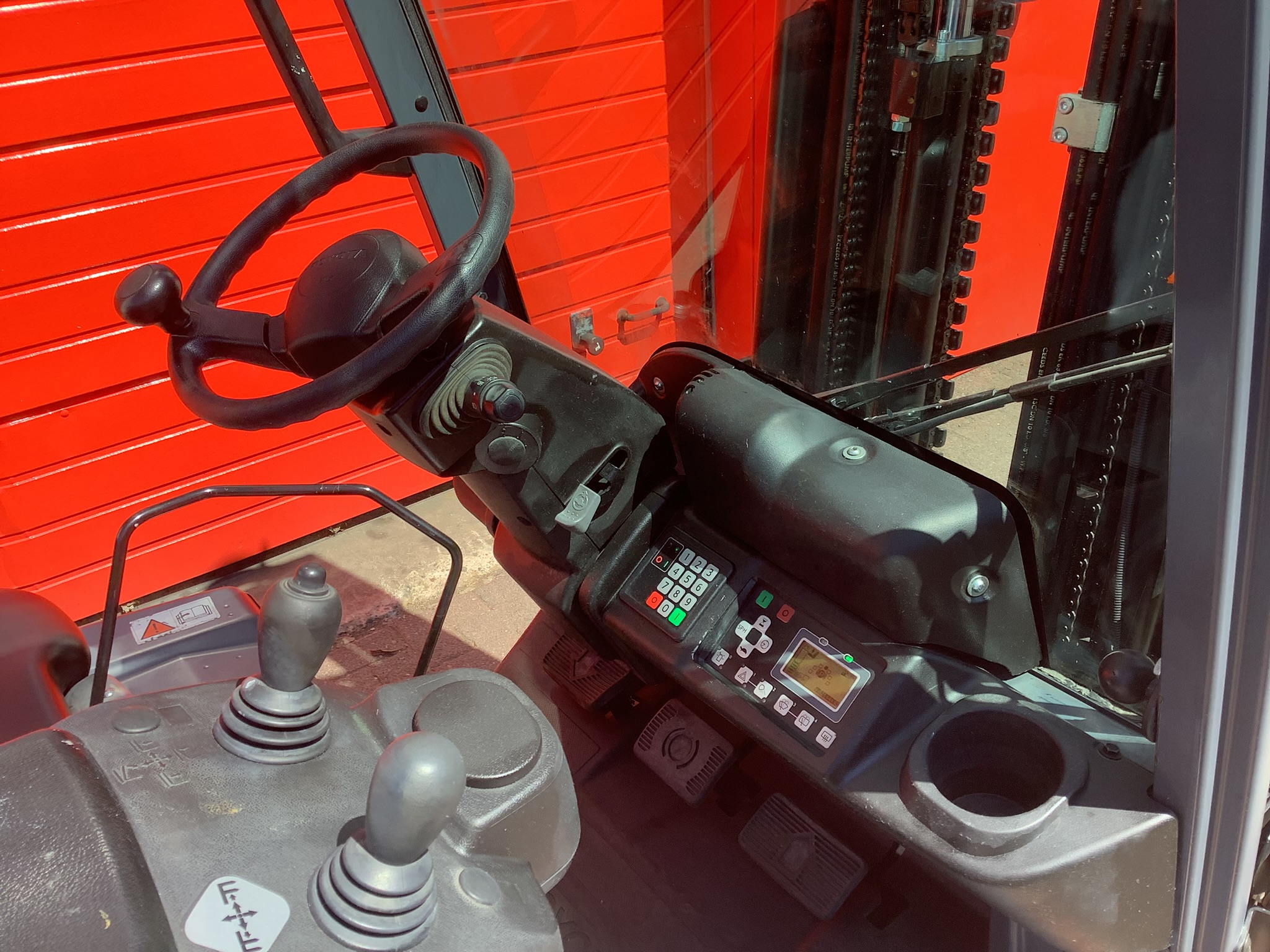 Toyota Gabelstapler Toyota Elektro 3-Rad Stapler <br>Toyota 8FBEK16T <br>Baujahr 2018 <br>Betriebsstunden 2152 <br><br>Mietkauf 288,96 €/Monat 8 Toyota Elektro 3-Rad Stapler <br>Toyota 8FBEK16T <br>Baujahr 2018 <br>Betriebsstunden 2152 <br><br>Mietkauf 288,96 €/Monat – Bild 8