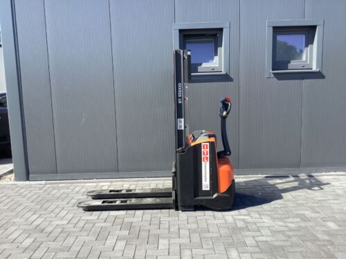 Toyota Gabelstapler Hochhubwagen <br>Toyota SWE120 <br>Baujahr 2019 <br>Betriebsstunden 821 <br><br>Mietkauf 102,37 €/Monat 9 Toyota-Gabelstapler-212 024872 1 1