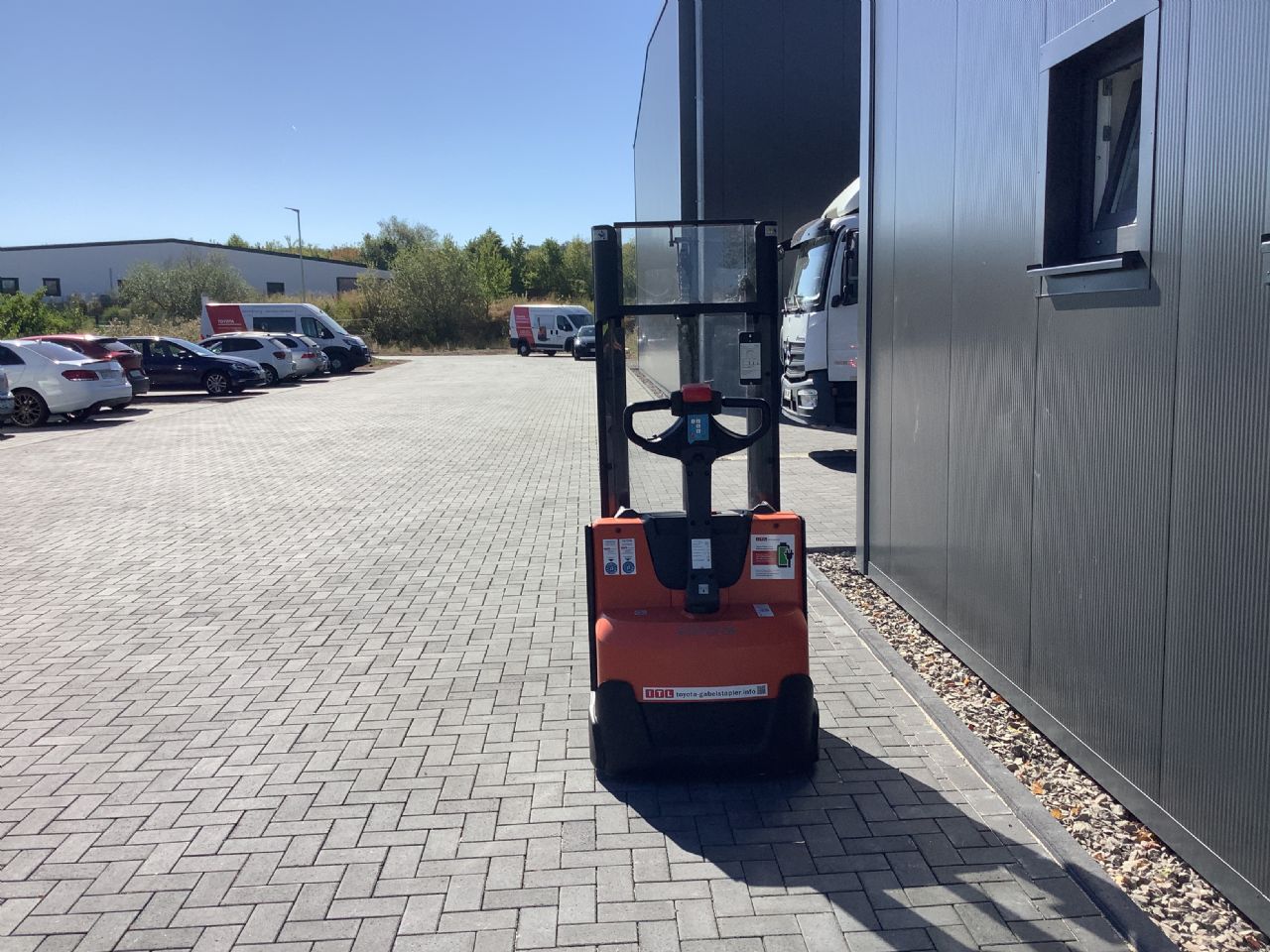 Toyota Gabelstapler Hochhubwagen <br>Toyota SWE120 <br>Baujahr 2019 <br>Betriebsstunden 821 <br><br>Mietkauf 102,37 €/Monat 5 Hochhubwagen <br>Toyota SWE120 <br>Baujahr 2019 <br>Betriebsstunden 821 <br><br>Mietkauf 102,37 €/Monat – Bild 5