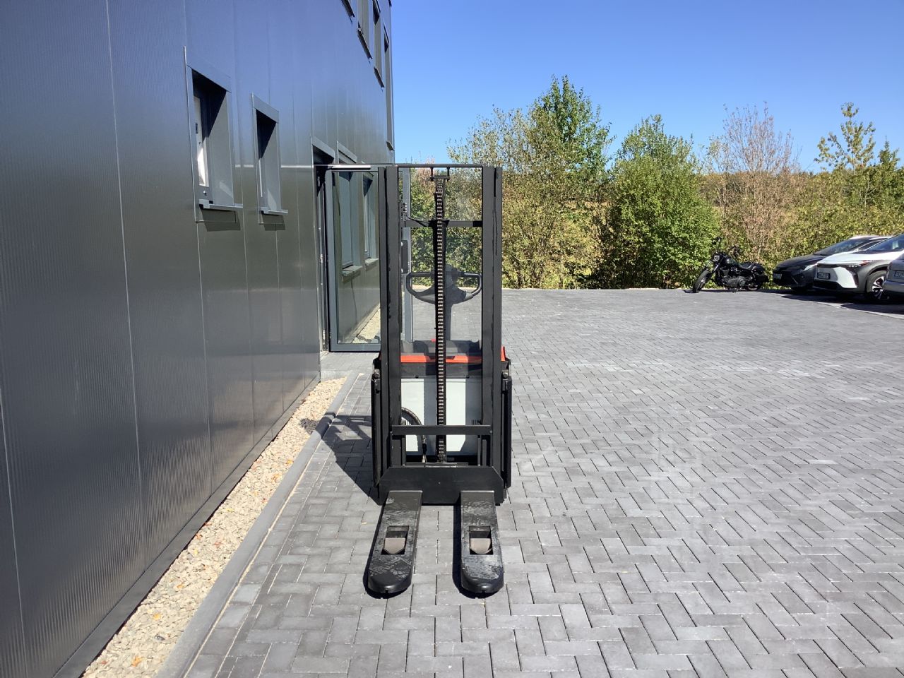 Toyota Gabelstapler Hochhubwagen <br>Toyota SWE120 <br>Baujahr 2019 <br>Betriebsstunden 821 <br><br>Mietkauf 102,37 €/Monat 6 Hochhubwagen <br>Toyota SWE120 <br>Baujahr 2019 <br>Betriebsstunden 821 <br><br>Mietkauf 102,37 €/Monat – Bild 6