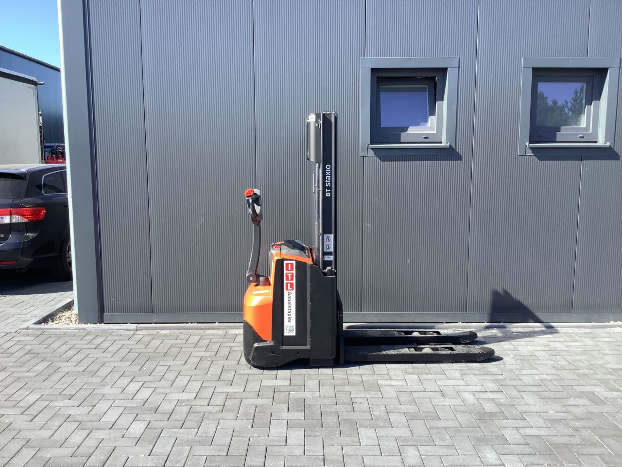 Toyota Gabelstapler Hochhubwagen <br>Toyota SWE120 <br>Baujahr 2019 <br>Betriebsstunden 821 <br><br>Mietkauf 102,37 €/Monat 7 Hochhubwagen <br>Toyota SWE120 <br>Baujahr 2019 <br>Betriebsstunden 821 <br><br>Mietkauf 102,37 €/Monat – Bild 7