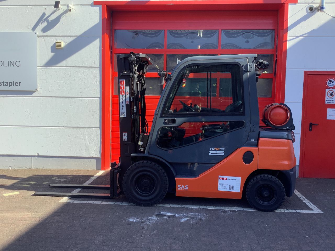 Toyota Gabelstapler Toyota Verbrenner Treibgasstapler <br>Toyota 8FGF25 <br>Baujahr 2022 <br>Betriebsstunden 251 <br><br>Mietkauf 487,10 €/Monat 8 Toyota Verbrenner Treibgasstapler <br>Toyota 8FGF25 <br>Baujahr 2022 <br>Betriebsstunden 251 <br><br>Mietkauf 487,10 €/Monat – Bild 8
