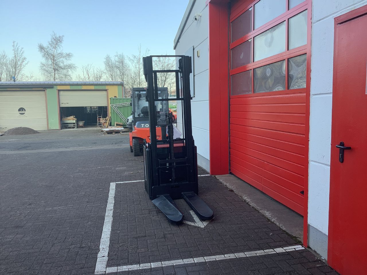 Toyota Gabelstapler Hochhubwagen <br>Toyota SWE200L <br>Baujahr 2025 <br>Betriebsstunden 29 <br><br>Mietkauf 222,91 €/Monat 8 Hochhubwagen <br>Toyota SWE200L <br>Baujahr 2025 <br>Betriebsstunden 29 <br><br>Mietkauf 222,91 €/Monat – Bild 8