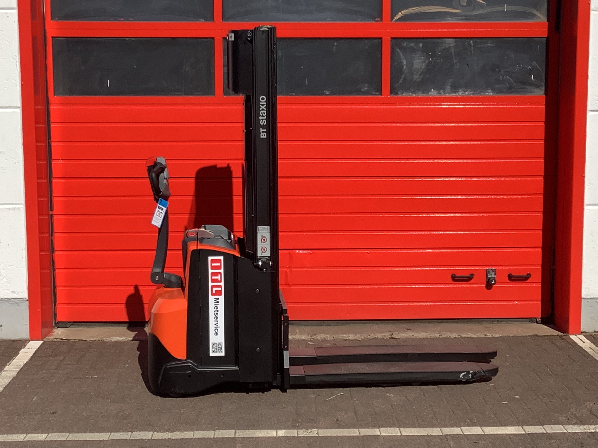 Toyota Gabelstapler Hochhubwagen <br>Toyota SWE120L <br>Baujahr 2025 <br>Betriebsstunden 1 <br><br>Mietkauf 199,80 €/Monat 2 Hochhubwagen <br>Toyota SWE120L <br>Baujahr 2025 <br>Betriebsstunden 1 <br><br>Mietkauf 199,80 €/Monat – Bild 2