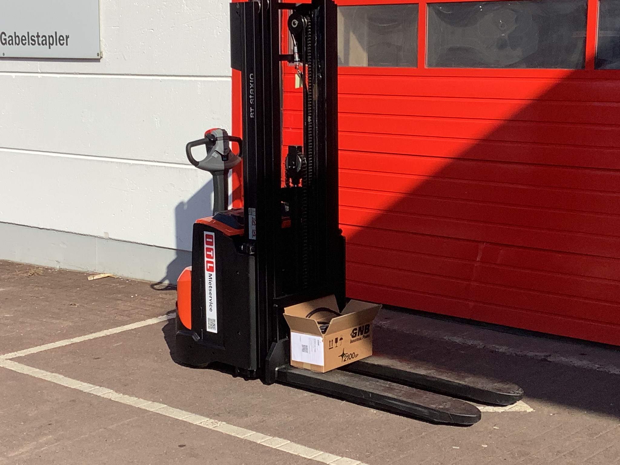 Toyota Gabelstapler Hochhubwagen <br>Toyota SWE120L <br>Baujahr 2025 <br>Betriebsstunden 0 <br><br>Mietkauf 168,42 €/Monat 6 Hochhubwagen <br>Toyota SWE120L <br>Baujahr 2025 <br>Betriebsstunden 0 <br><br>Mietkauf 168,42 €/Monat – Bild 6