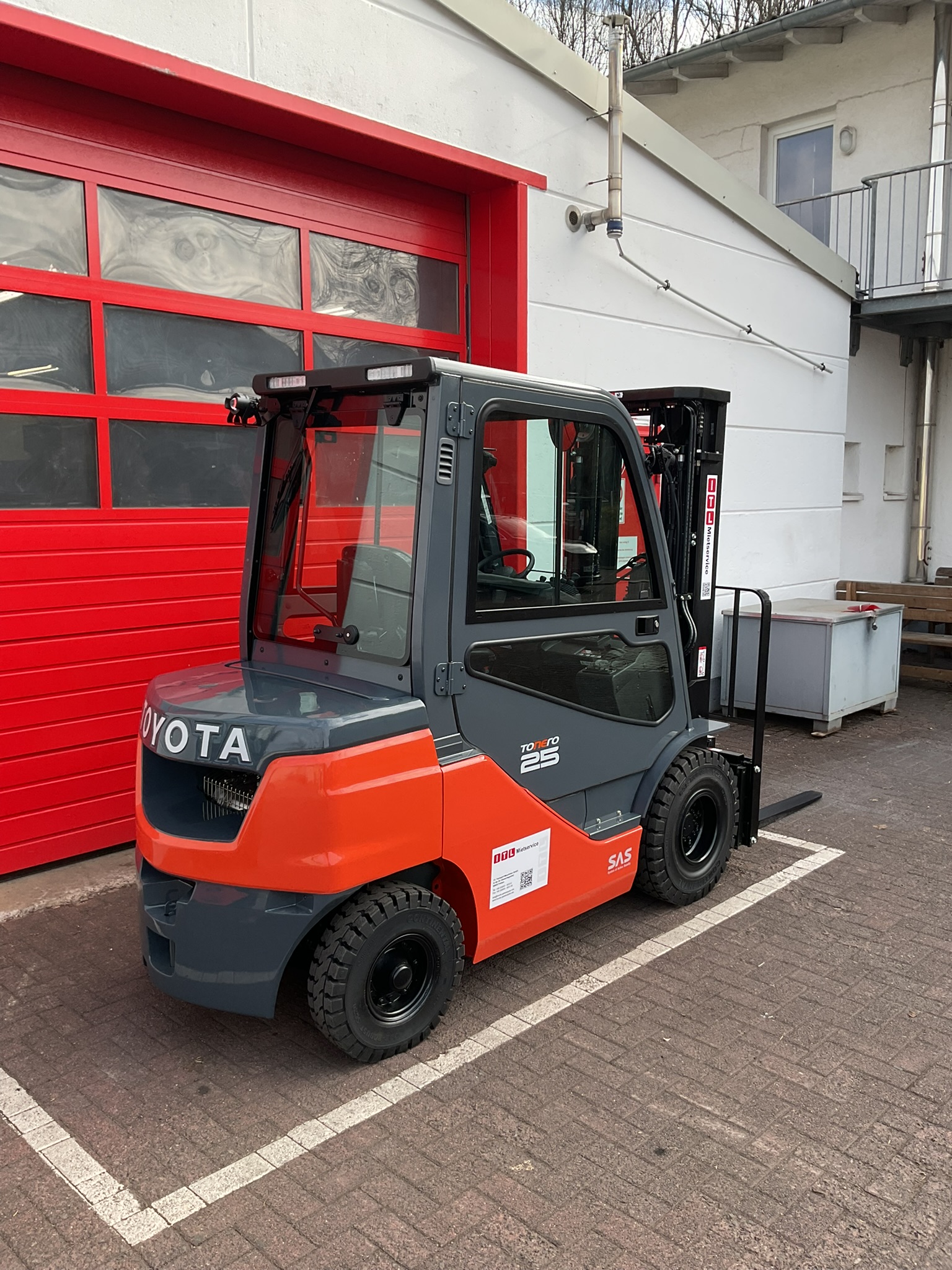 Toyota Gabelstapler Toyota Verbrenner Dieselstapler <br>Toyota 52-8FDF25 <br>Baujahr 2025 <br>Betriebsstunden 112 <br><br>Mietkauf 548,20 €/Monat 4 Toyota Verbrenner Dieselstapler <br>Toyota 52-8FDF25 <br>Baujahr 2025 <br>Betriebsstunden 112 <br><br>Mietkauf 548,20 €/Monat – Bild 4