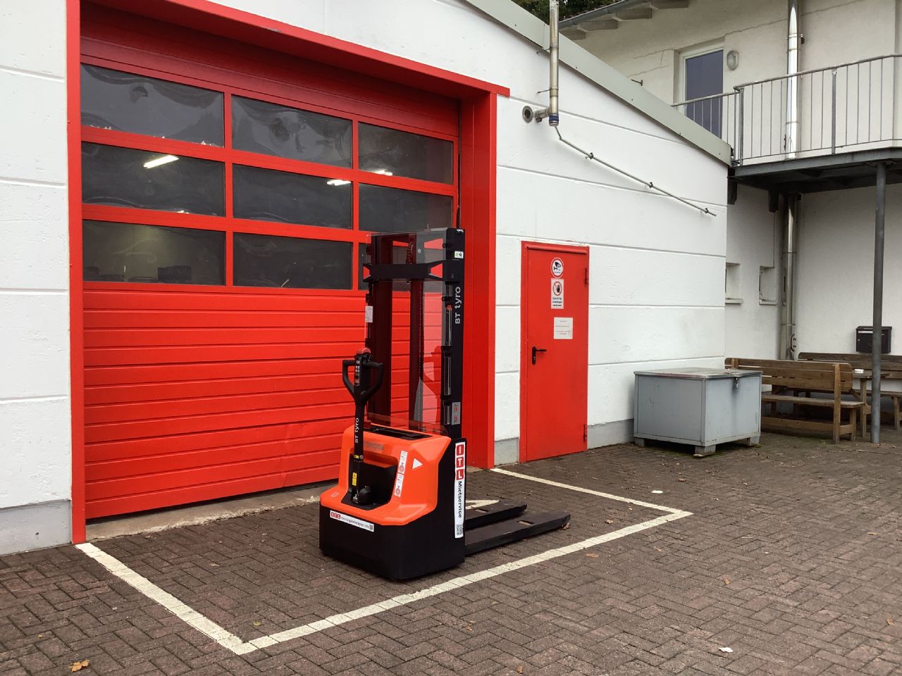 Toyota Gabelstapler Hochhubwagen <br>Toyota SHE100 - HH2900 <br>Baujahr 2024 <br>Betriebsstunden 6 <br><br>Mietkauf 77,61 €/Monat 4 Hochhubwagen <br>Toyota SHE100 - HH2900 <br>Baujahr 2024 <br>Betriebsstunden 6 <br><br>Mietkauf 77,61 €/Monat – Bild 4