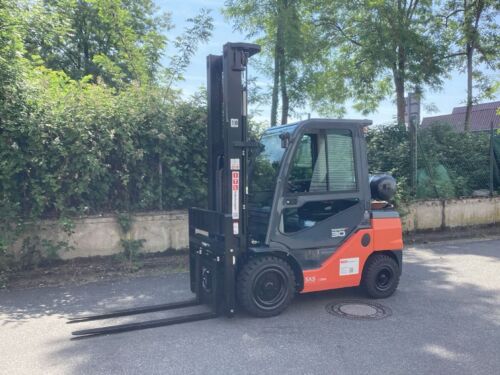 Toyota-Gabelstapler-212 025637 1 5