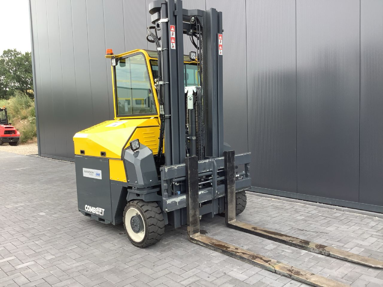 Toyota Gabelstapler Seitenstapler <br>Combilift CBE4000 <br>Baujahr 2024 <br>Betriebsstunden 126 <br><br>Mietkauf 1269,77 €/Monat 3 Seitenstapler <br>Combilift CBE4000 <br>Baujahr 2024 <br>Betriebsstunden 126 <br><br>Mietkauf 1269,77 €/Monat – Bild 3