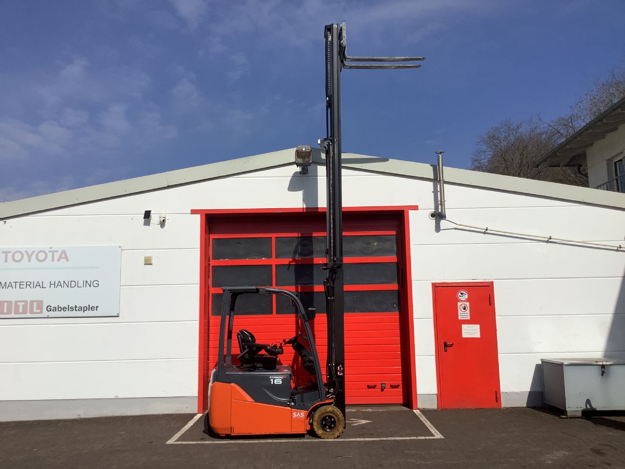 Toyota Gabelstapler Toyota Elektro 3-Rad Stapler <br>Toyota 8FBE16T <br>Baujahr 2018 <br>Betriebsstunden 4491 <br><br>Mietkauf 229,52 €/Monat 4 Toyota Elektro 3-Rad Stapler <br>Toyota 8FBE16T <br>Baujahr 2018 <br>Betriebsstunden 4491 <br><br>Mietkauf 229,52 €/Monat – Bild 4