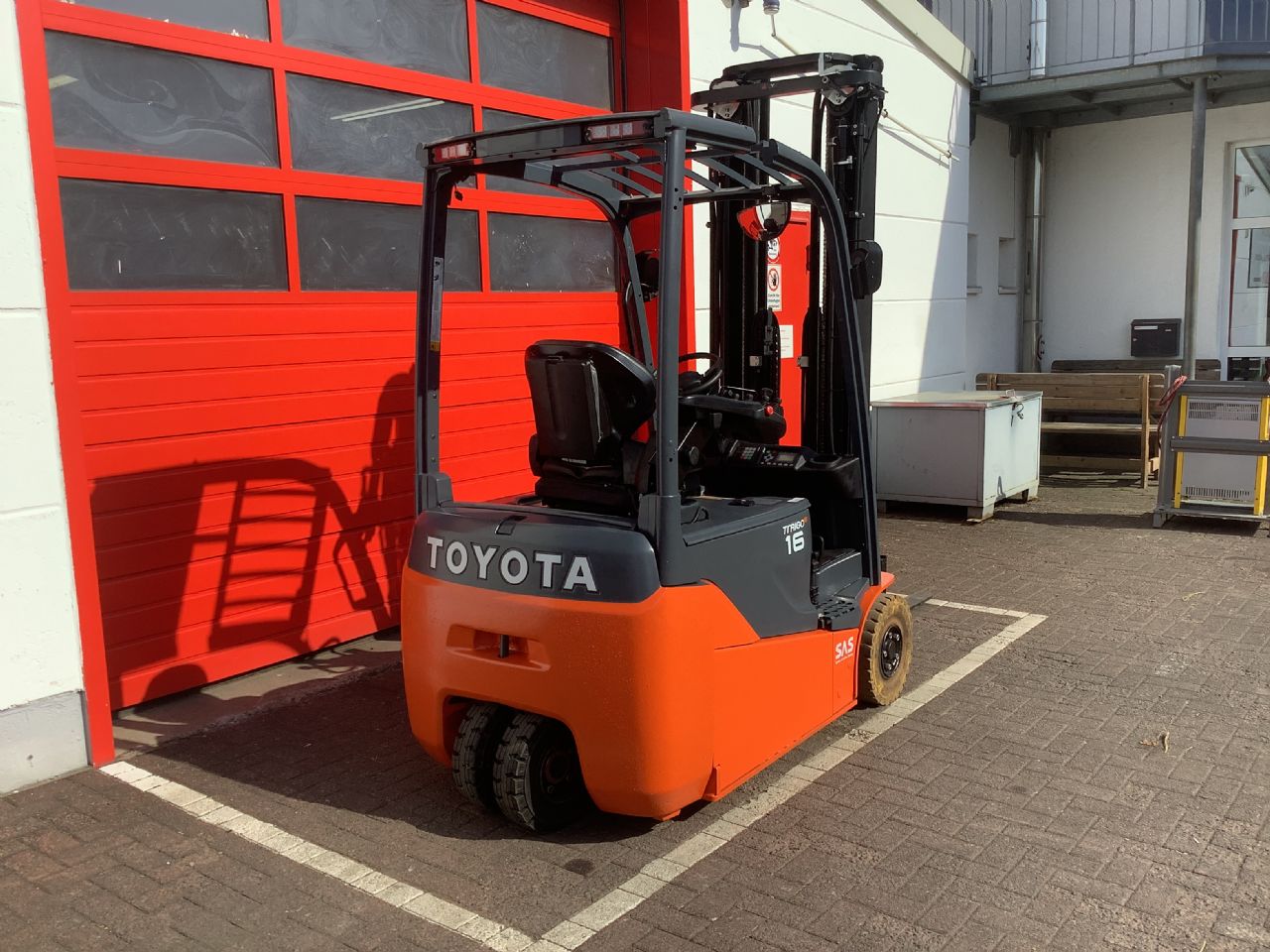 Toyota Gabelstapler Toyota Elektro 3-Rad Stapler <br>Toyota 8FBE16T <br>Baujahr 2018 <br>Betriebsstunden 4491 <br><br>Mietkauf 229,52 €/Monat 6 Toyota Elektro 3-Rad Stapler <br>Toyota 8FBE16T <br>Baujahr 2018 <br>Betriebsstunden 4491 <br><br>Mietkauf 229,52 €/Monat – Bild 6