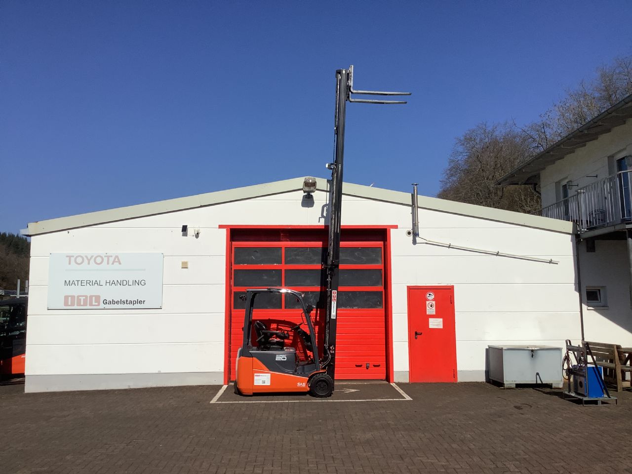 Toyota Gabelstapler Toyota Elektro 3-Rad Stapler <br>Toyota 8FBE20T <br>Baujahr 2020 <br>Betriebsstunden 4937 <br><br>Mietkauf 328,59 €/Monat 4 Toyota Elektro 3-Rad Stapler <br>Toyota 8FBE20T <br>Baujahr 2020 <br>Betriebsstunden 4937 <br><br>Mietkauf 328,59 €/Monat – Bild 4