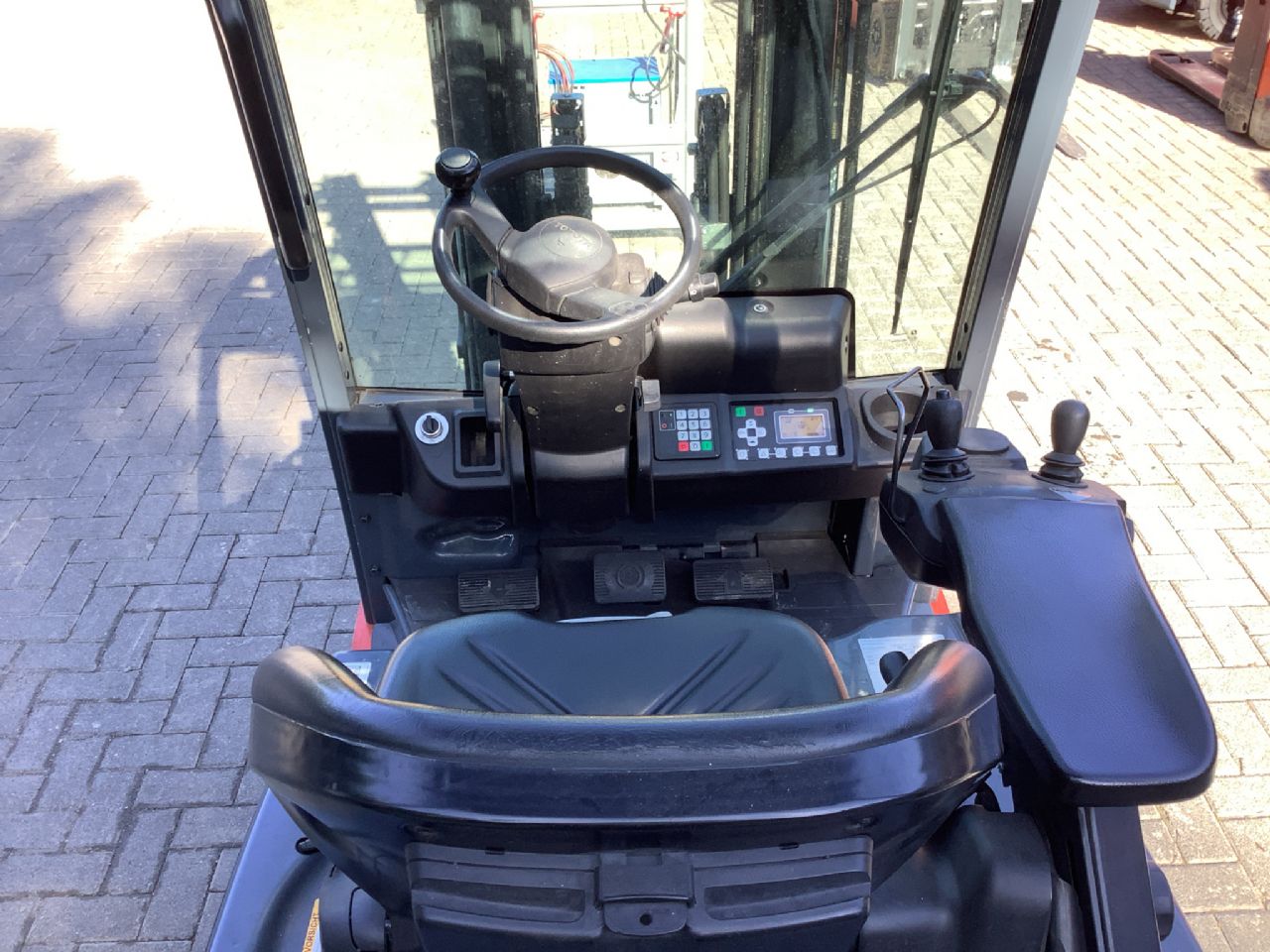 Toyota Gabelstapler Toyota Elektro 3-Rad Stapler <br>Toyota 8FBEK16T <br>Baujahr 2018 <br>Betriebsstunden 2588 <br><br>Mietkauf 246,03 €/Monat 6 Toyota Elektro 3-Rad Stapler <br>Toyota 8FBEK16T <br>Baujahr 2018 <br>Betriebsstunden 2588 <br><br>Mietkauf 246,03 €/Monat – Bild 6