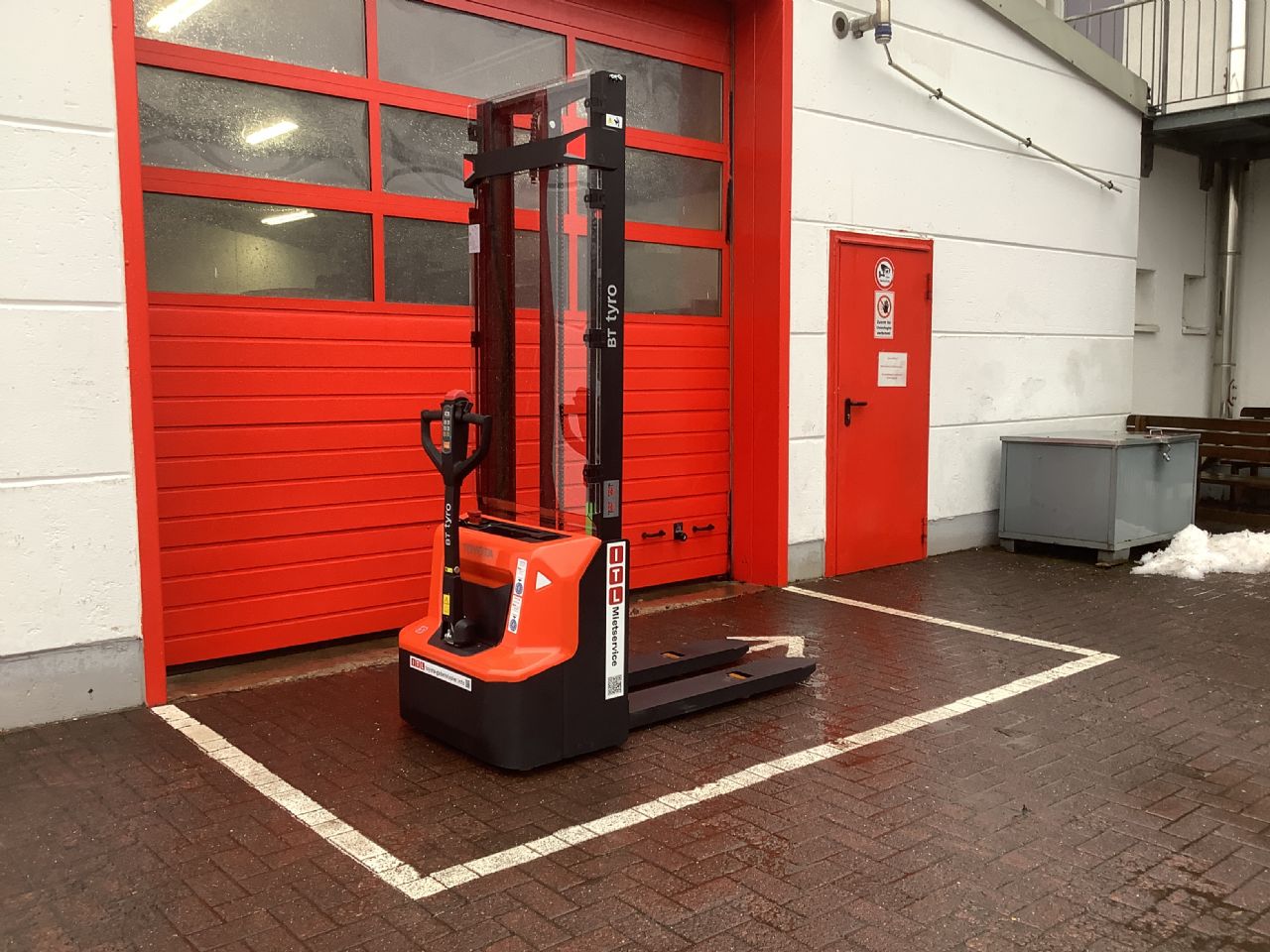 Toyota Gabelstapler Hochhubwagen <br>Toyota SHE100 - HH3600 <br>Baujahr 2026 <br>Betriebsstunden 0 <br><br>Mietkauf 80,91 €/Monat 4 Hochhubwagen <br>Toyota SHE100 - HH3600 <br>Baujahr 2026 <br>Betriebsstunden 0 <br><br>Mietkauf 80,91 €/Monat – Bild 4