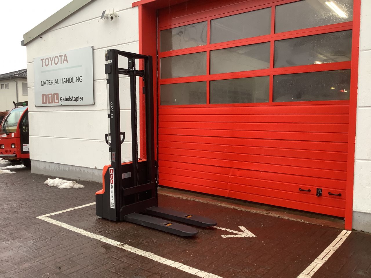 Toyota Gabelstapler Hochhubwagen <br>Toyota SHE100 - HH3600 <br>Baujahr 2026 <br>Betriebsstunden 0 <br><br>Mietkauf 80,91 €/Monat 5 Hochhubwagen <br>Toyota SHE100 - HH3600 <br>Baujahr 2026 <br>Betriebsstunden 0 <br><br>Mietkauf 80,91 €/Monat – Bild 5