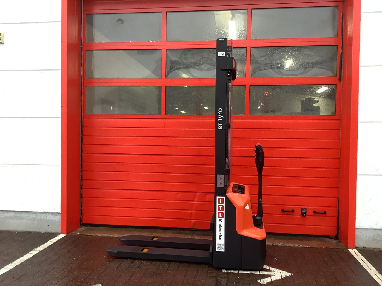 Toyota Gabelstapler Hochhubwagen <br>Toyota SHE100 - HH3600 <br>Baujahr 2026 <br>Betriebsstunden 0 <br><br>Mietkauf 80,91 €/Monat 8 Hochhubwagen <br>Toyota SHE100 - HH3600 <br>Baujahr 2026 <br>Betriebsstunden 0 <br><br>Mietkauf 80,91 €/Monat – Bild 8