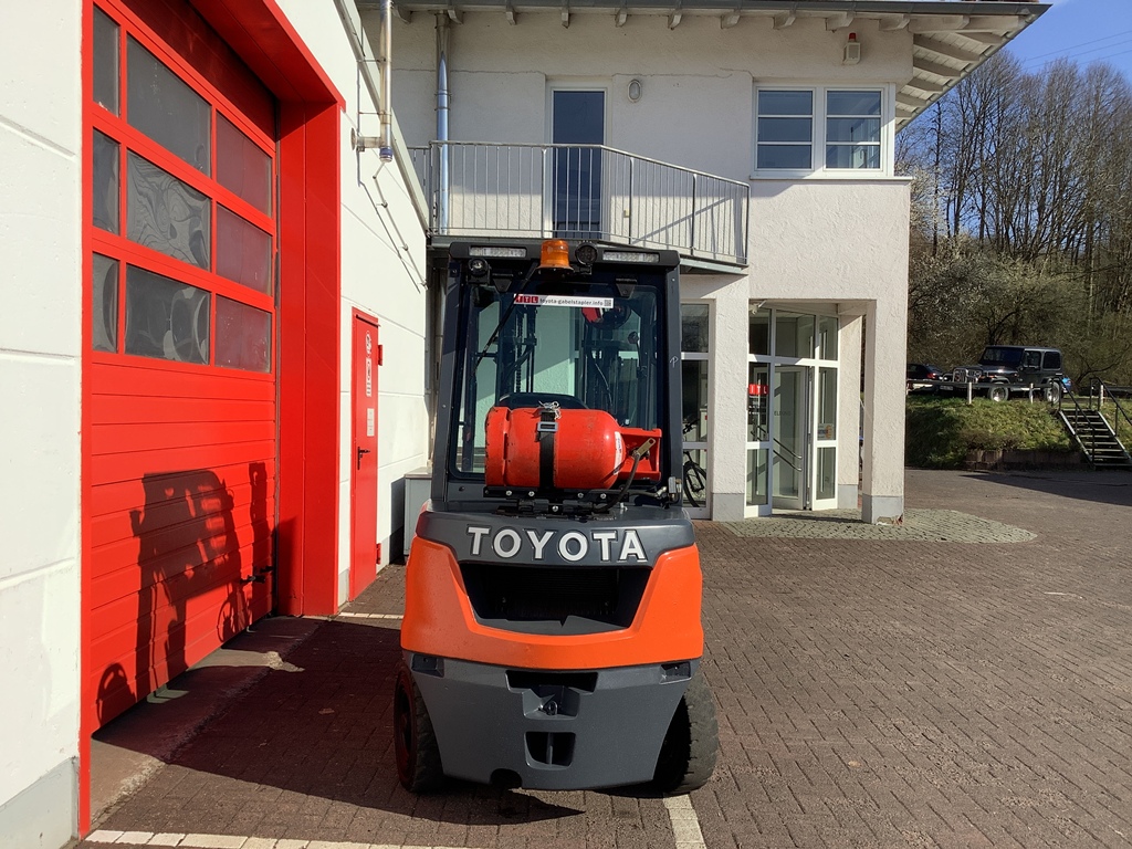 Toyota Gabelstapler Toyota Verbrenner Treibgasstapler <br>Toyota 8FGF25 <br>Baujahr 2021 <br>Betriebsstunden 2800 <br><br>Mietkauf 328,59 €/Monat 6 Toyota Verbrenner Treibgasstapler <br>Toyota 8FGF25 <br>Baujahr 2021 <br>Betriebsstunden 2800 <br><br>Mietkauf 328,59 €/Monat – Bild 6