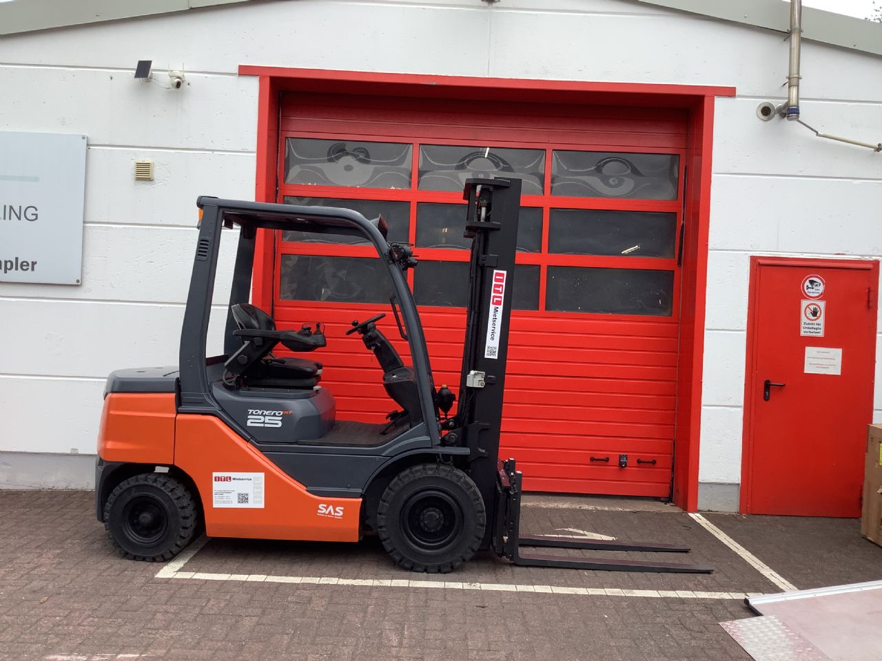 Toyota Gabelstapler Toyota Verbrenner Dieselstapler <br>Toyota 56-8FD25F <br>Baujahr 2022 <br>Betriebsstunden 1377 <br><br>Mietkauf 427,66 €/Monat 1 Toyota Verbrenner Dieselstapler <br>Toyota 56-8FD25F <br>Baujahr 2022 <br>Betriebsstunden 1377 <br><br>Mietkauf 427,66 €/Monat