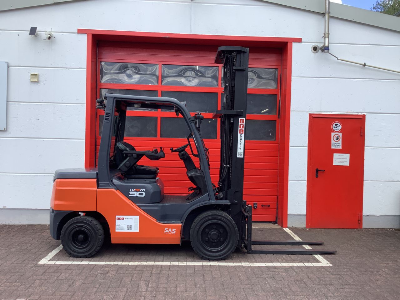 Toyota Gabelstapler Toyota Verbrenner Dieselstapler <br>Toyota 52-8FDF30 <br>Baujahr 2022 <br>Betriebsstunden 3263 <br><br> 1 Toyota Verbrenner Dieselstapler <br>Toyota 52-8FDF30 <br>Baujahr 2022 <br>Betriebsstunden 3263 <br><br>